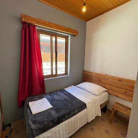 Pensionat Alpine *